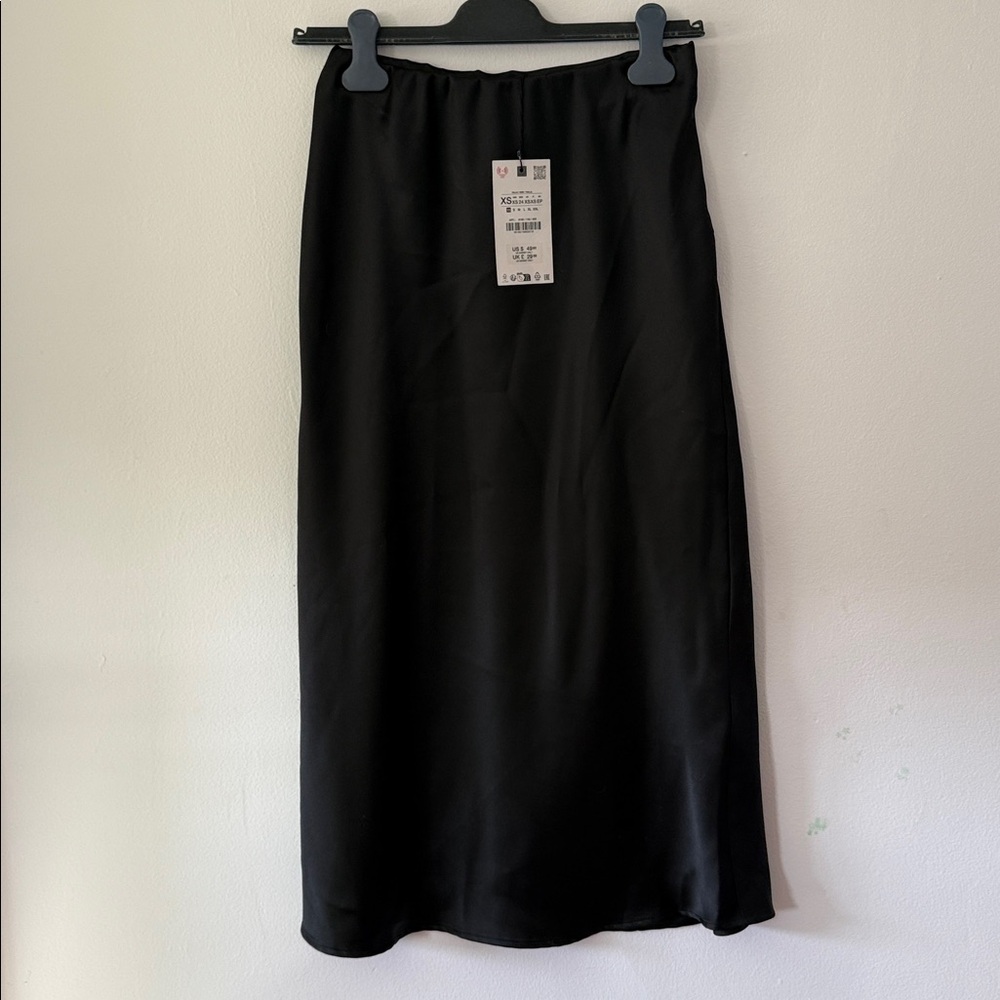 Zara NWT black satin midi skirt